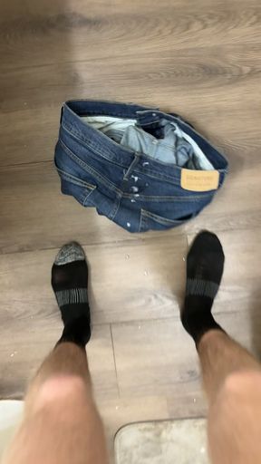 Hard jerk and cum on floor🥵