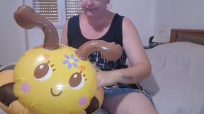 nicoletta and the inflatable bee