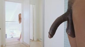 ”BBCPIE OH MY FUCKING GOD! My neighbour has a huge one! - Carolina Sweets”