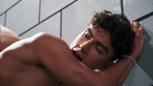 Bromo: Eager Alfonso's Exhibitionism
