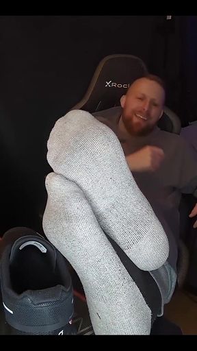 Fuck My Shoes, Then Cum on My Toes
