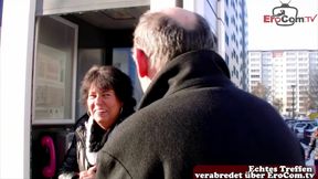 straßencasting mit einer reifen frau von nebenan
