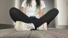 Basic Shoe & Sock Removal