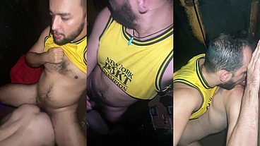Os rapazes da Brit Brazil Glory Hole chupam, fodem e gozam!