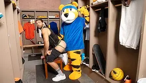 Muscle Gods Clash: Jake Preston Shamu Azizam Go Hard – GayPornTube 18+