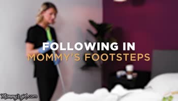Emma Hix Loves Getting Down with Mommy