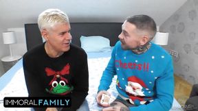 Card Games Turns Ino Taboo Anal Creampie Threesome For Squirt Machine Maddy Black On Christmas Eve - Immoral Family 4k