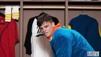 MEN - Horny Mascot Shamu Azizam Cums As Jake Preston Pulls Out And Shoots His Championship Load