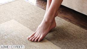 Foot fetishist Babe Emma Hix cheats w Bandmate