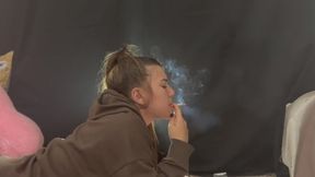 YULIANA SMOKING WHILE LAYING UP