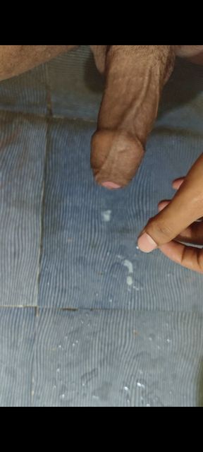 Indian man masturbated by thinking about his sexy aunty amd