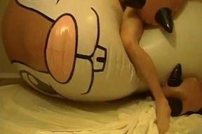 Giant inflatable toy humping cum