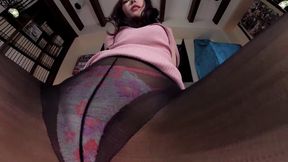 Karen Kaede's pantyhose obsession will drive you wild with desire