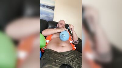 RARE FETISH - A fan asked me to inflate balloons and have a wank. Not my thing, but i had fun