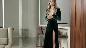 ”Avery Is Not An Average Babe: She Loves Ass Pumping!”