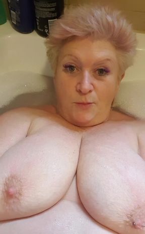 Good morning from my nice hot bath this morning xxx