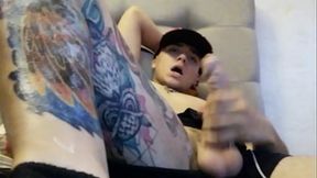 Chavito tatuado y dotado