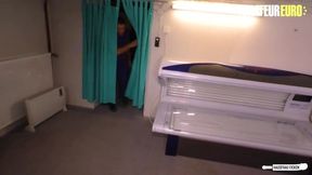 Chubby Mature Housewife Gets Fucked by Handyman in Reality Scene