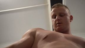 Muscle Giant Butt Sniffing and Crushing Tiny Man