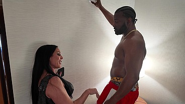 MUSCLE MAMA TAKES MY BBC IN ALL THREE HOLES