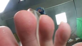 Fanyu's giant feet (Tiny3DX 80)