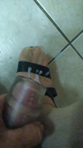Cumming on My Pantyhose Feet
