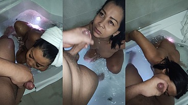 En La Bañera Con MI MADRASTA