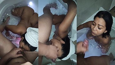 En La Bañera Con MI MADRASTA