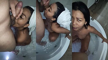 En La Bañera Con MI MADRASTA