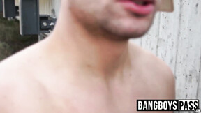 Outdoor blowjob with a dude who really needs some quick cash