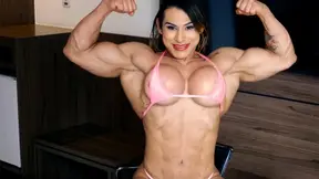 Massive Female Bodybuilder Flex Leyvina Barros