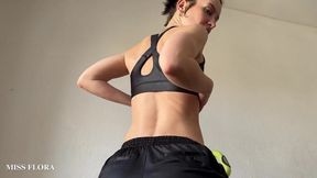 Watch Me Do a Workout. See My Perfect Ass As I Get a Bit Sweaty In The Gym