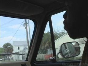 Black Hottie Gives Her Pimp a Freebie