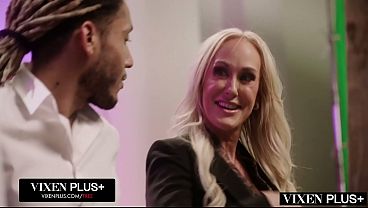 Curvy MILF Brandi Love gives a deepthroat blowjob on camera