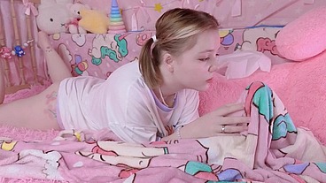 step-daddy has a boner at night and step-daughter decided to help