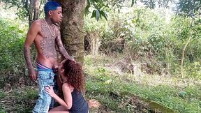 nossa gostei muito de sentar no pau do novinho fiquei toda molhada gozei horrores. no meio do mato