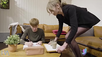 Chinese Teacher Li Zhiyan teases student with foot job