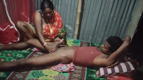 Housewife mein tel laga kar chudai ki