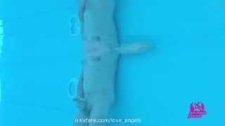 The pizza delivery guy fucked a milf who was waiting at home for her husband