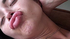Smelly smell from the mouth on the lips (1920x1080 HD) MOV