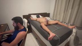 Playing Online Poker While the Slave Is Bound on the Bed