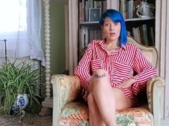 Tattooed lesbo plays with a pinkish faux-cock solo