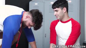 ”Twink Rob Quin keeps his hunky coach Heath Halo dirty secret”