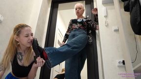 LORA - You know how to greet your Mistress properly!
