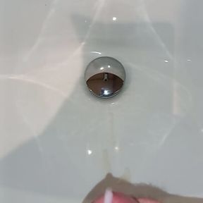 Risky cumshot in women&#039;s toilet sink in English hotel