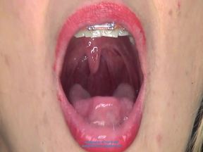 Super Kinky Show with Big Grapes