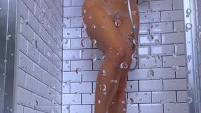 voici la suite de la douche, comme je te l’avais promis