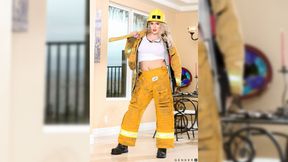 ”Shemale in Outfit Seduction”