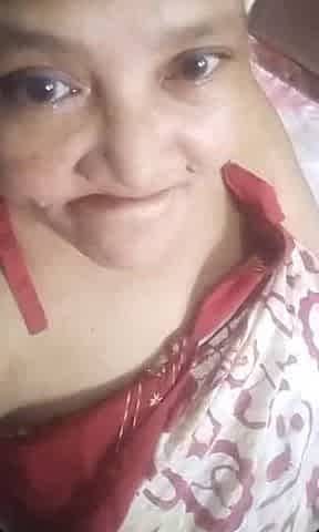 Filipina granny spreading and fingering