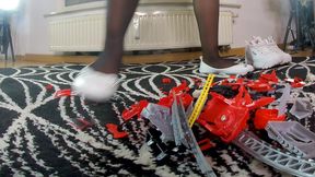 Kati Toy Car Crush Trampling Trample Giantess Crushing Feet